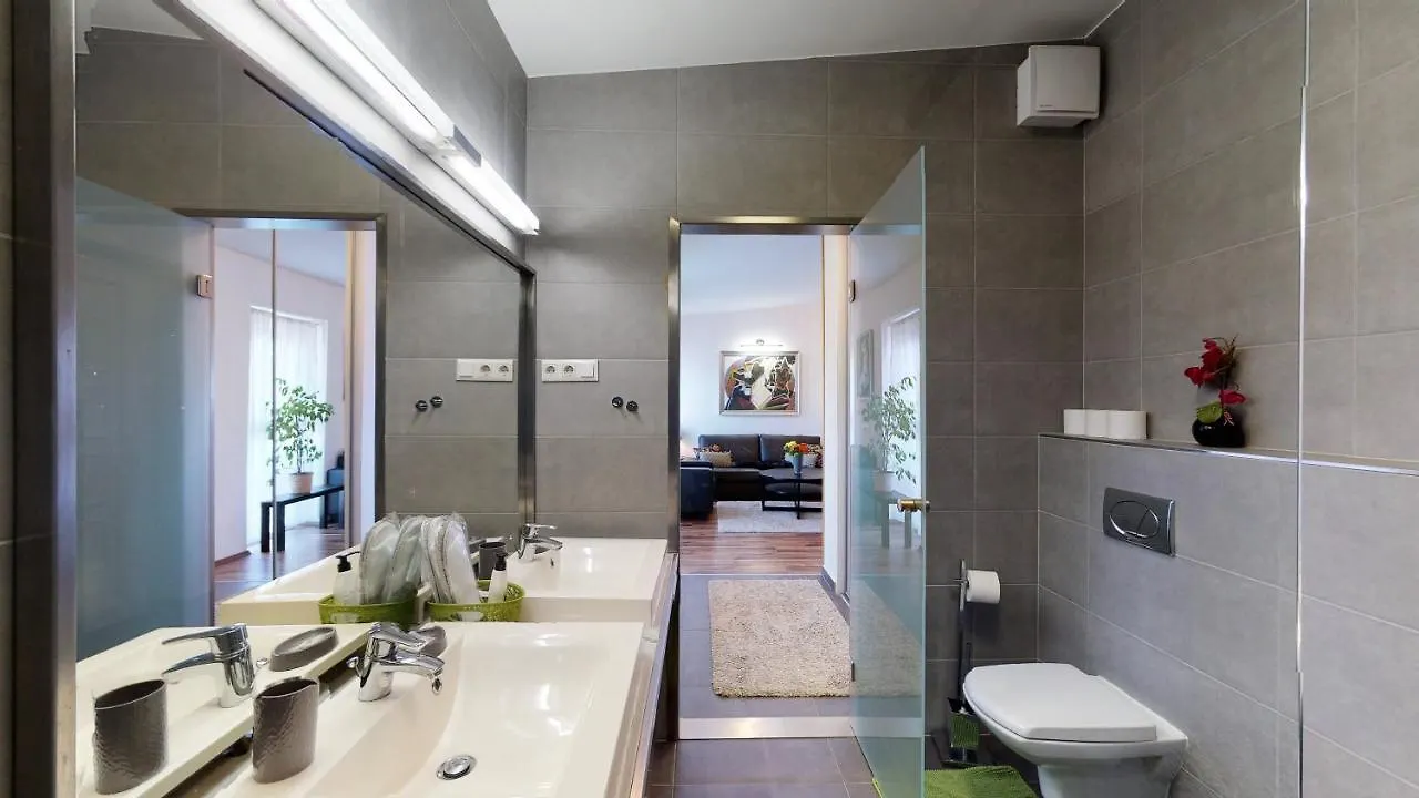 Central Home Budapest 0*,