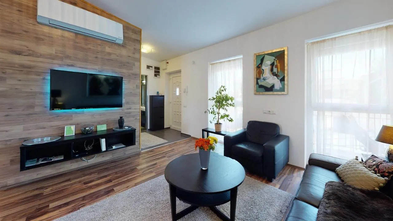 Central Home בודפשט 0*,  הונגריה